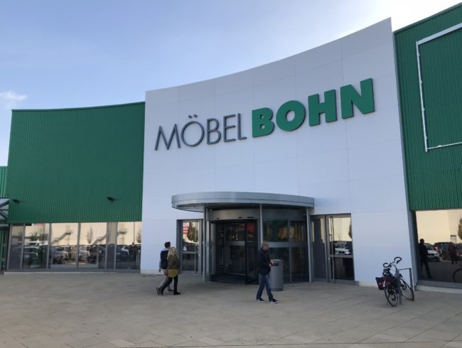 IMG_5436 Außenwerbung Möbel bohn